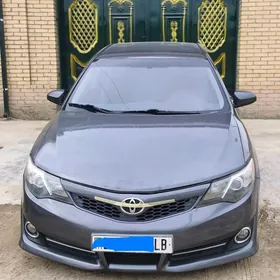 Toyota Camry 2014