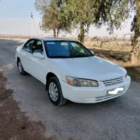 Toyota Camry 2001