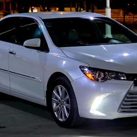 Toyota Camry 2016