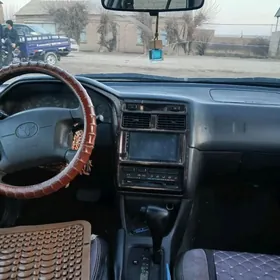 Toyota Corona 1999