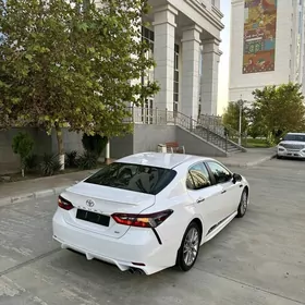 Toyota Camry 2023