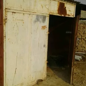 Garaź sokulip düzülýän Гараж