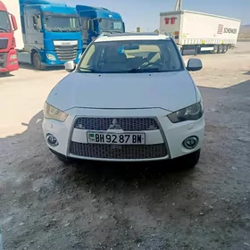 Mitsubishi Outlander 2010