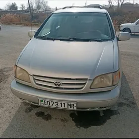 Toyota Sienna 2001
