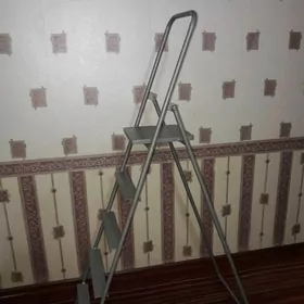 Стремянка-лесница