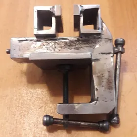 Тиски на стольные