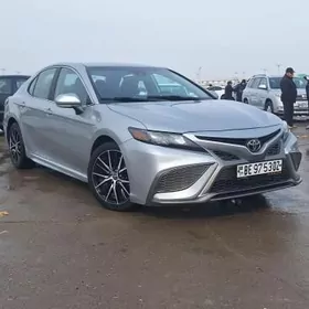 Toyota Camry 2022