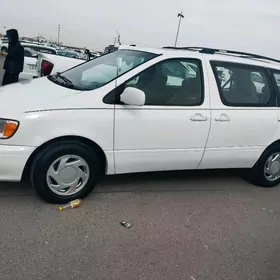 Toyota Sienna 2001
