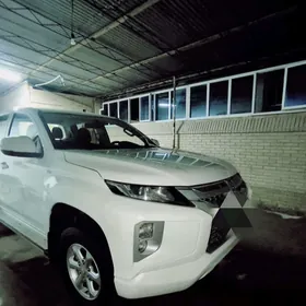 Mitsubishi L200 2020