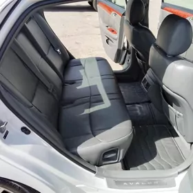Toyota Avalon 2005