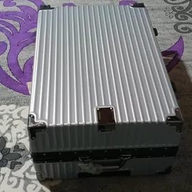 Uly çemedan Made İn Vietnam