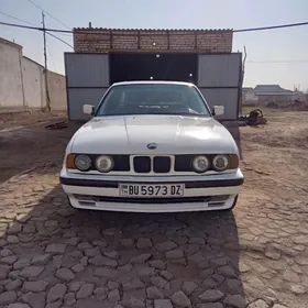 BMW 525 1990