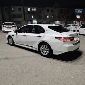 Toyota Camry 2018