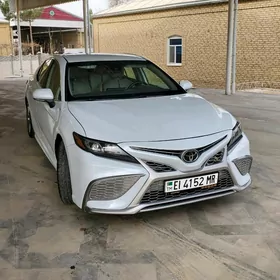 Toyota Camry 2021