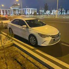 Toyota Camry 2017