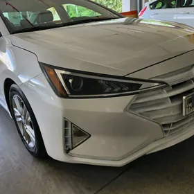 Hyundai Elantra 2020