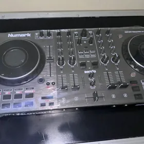 Numark Ns4