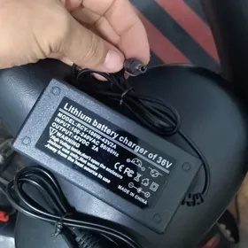 Tokly samakat zarýadnik skutr