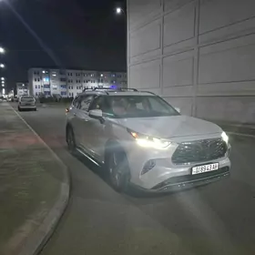 Toyota Highlander 2022