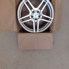 MERCEDES C MADEL FARA