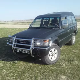 Mitsubishi Pajero 1998