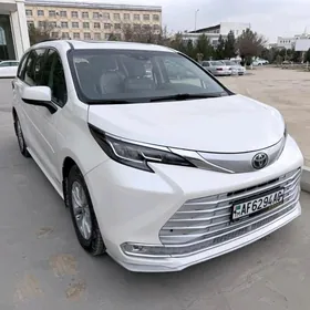 Toyota Sienna 2021