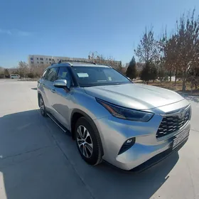 Toyota Highlander Hybrid 2021