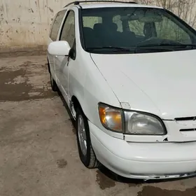 Toyota Sienna 1999