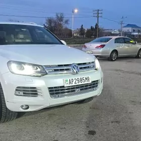 Volkswagen Touareg 2013