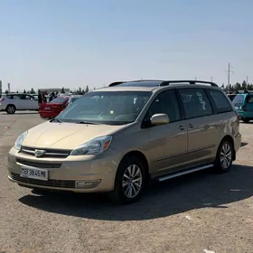Toyota Sienna 2004