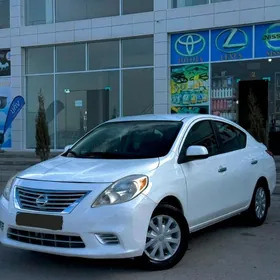 Nissan Versa 2012