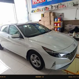 Hyundai Elantra 2022