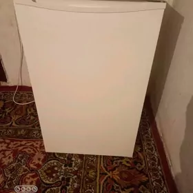 INDEZIT MINI HALADILNIK