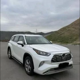 Toyota Highlander 2020