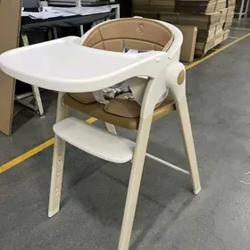 Çaga iyip icilyan stol