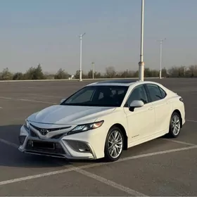 Toyota Camry 2021