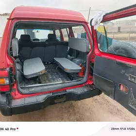 Mitsubishi Pajero 1992