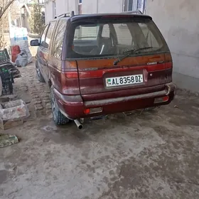 Mitsubishi Chariot 1993