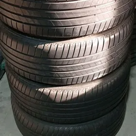 235 45 18 Bredistone