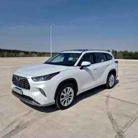 Toyota Highlander 2021