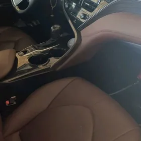 Toyota Camry Hybrid 2022