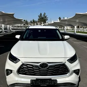 Toyota Highlander 2021