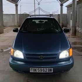 Toyota Sienna 2000
