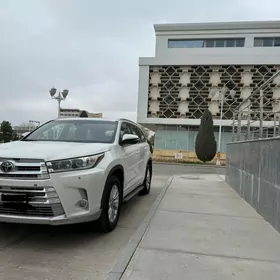 Toyota Highlander 2017