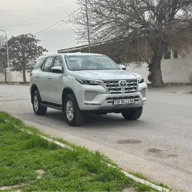 Toyota Fortuner 2025