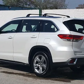 Toyota Highlander 2019