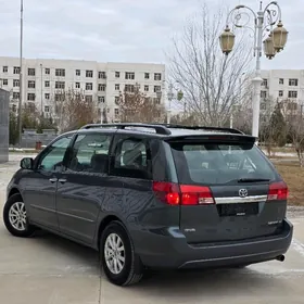Toyota Sienna 2005
