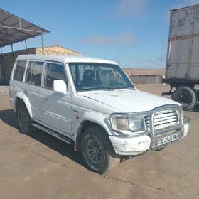 Mitsubishi Pajero 1993