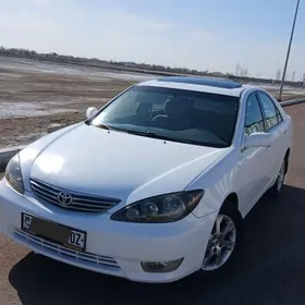 Toyota Camry 2004
