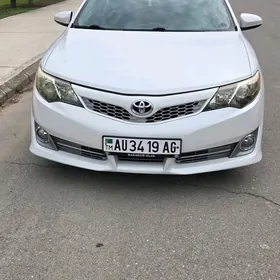 Toyota Camry 2012